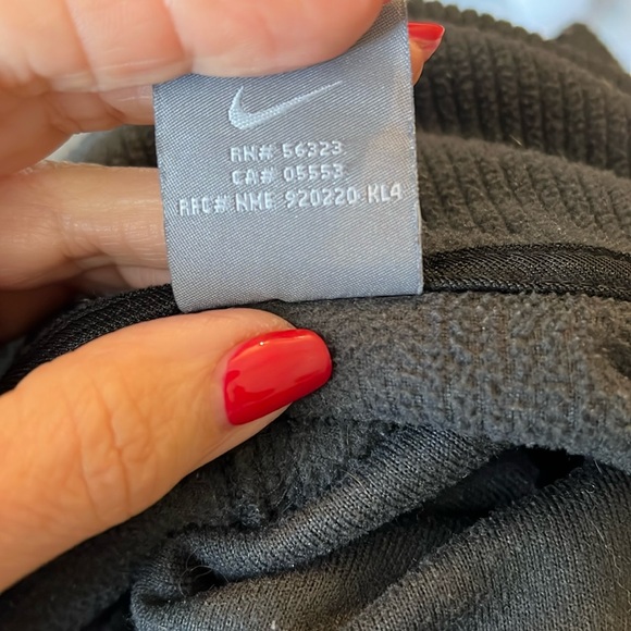 Juniors Nike Zip Up Jacket Black Size XXL 20-22 Fleece Ribbed pattern - Picture 9 of 9